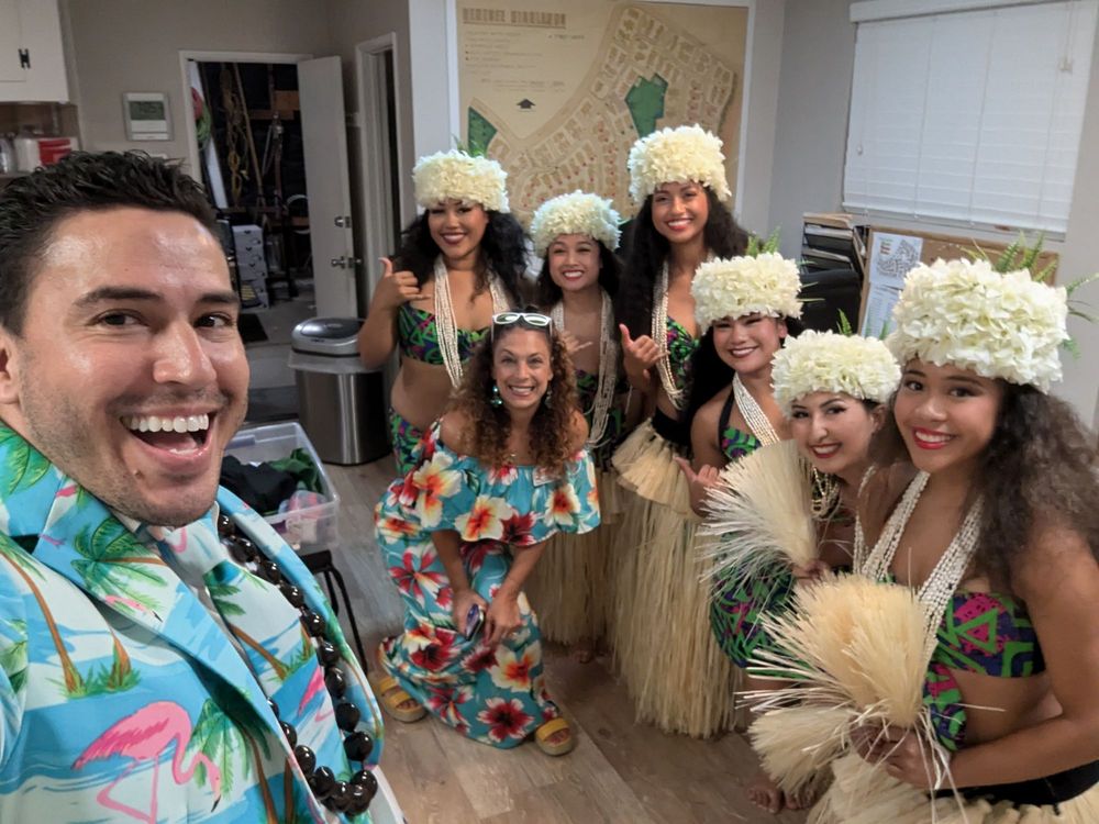 Heali'is Polynesian Revue