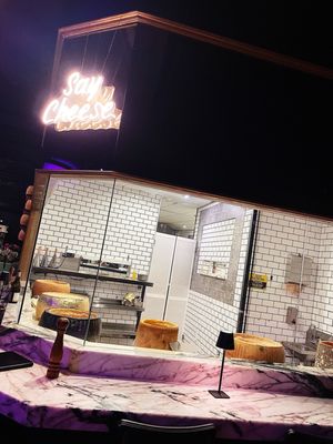 Vincenzo Cucina and Lounge by null