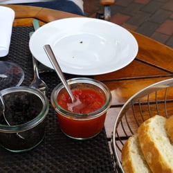 Ingo Willms - Oliven und Tomaten-Paste als Gruss des Hauses