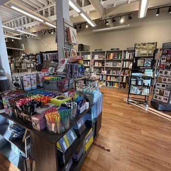 Brookline Booksmith - Bookstores Near Me - Brookline, Massachusetts