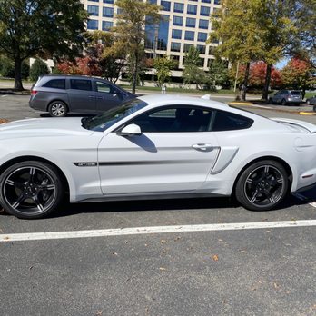 Ted Britt Chantilly Ford - Car Dealers Near Me - Chantilly, Virginia
