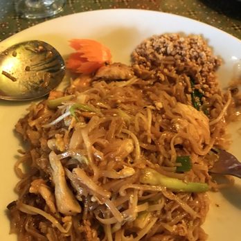Mali Thai Bistro - Thai Near Me - Lee's Summit, Missouri