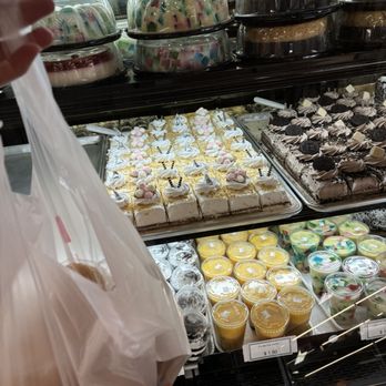 Elgin Fresh Market - Bakery - Grocery Near Me - Elgin, Illinois