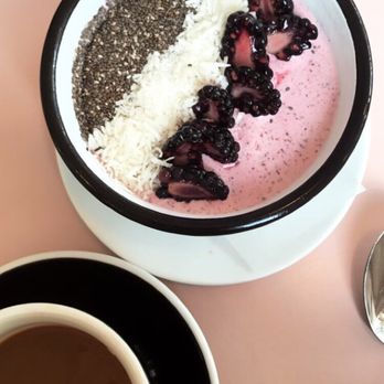 Cafe Roze - Berry bowl! Yum! - Breakfast & Brunch Near Me - Nashville, Tennessee