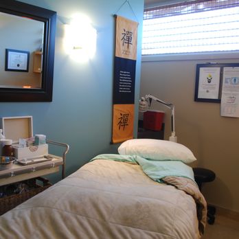 Baseline Chiropractic Centre - Acupuncture Treatment Room - Chiropractors Near Me - Sherwood Park, Alberta Baseline Chiropractic Centre - Acupuncture Treatment Room - Chiropractors Near Me - Sherwood Park, Alberta