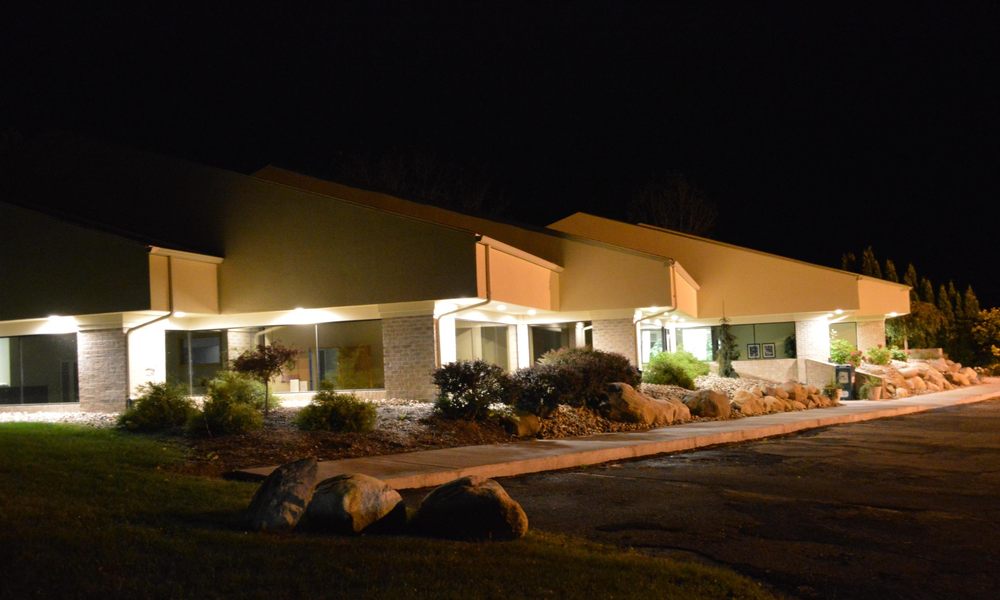 AMERICAN ASSOCIATES REALTORS Updated September 2024 17 Photos