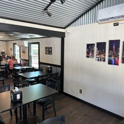 The Yankee’s Place - Inside entry