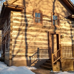 Walnut Ridge - Walnut Ridge - Romantic , Authentic 1800's Log Cabin lodging - Platteville WI - near UW Platteville - Galena - Mineral Point - Dodgeville