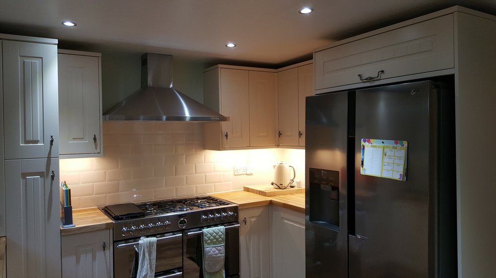 LLUCIAS KITCHENS AND BATHROOMS 10 Photos Honeywell Crescent