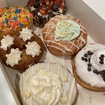 Mojo Donuts - 6 amazing donuts - Donuts Near Me - Pembroke Pines, Florida Mojo Donuts - 6 amazing donuts - Donuts Near Me - Pembroke Pines, Florida