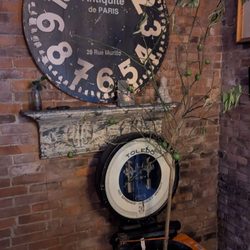 Sawyer's Bar & Grill