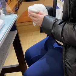 Clara's nail&spa - Forcing my 10yr old niece to do her own towel