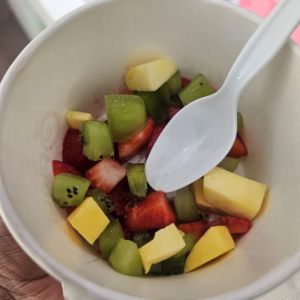 Pinkberry - Fruit Bowl - Ice Cream & Frozen Yogurt Near Me - Burbank, California