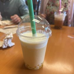 Uni Uni - Oshkosh - Mango smoothie boba