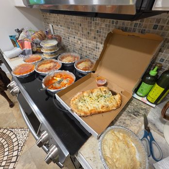 Pizzarello - Chicken Parmesan, Fettuccine Alfredo, and Cheesy Bread. - Pizza Near Me - Miami, Florida Pizzarello - Chicken Parmesan, Fettuccine Alfredo, and Cheesy Bread. - Pizza Near Me - Miami, Florida