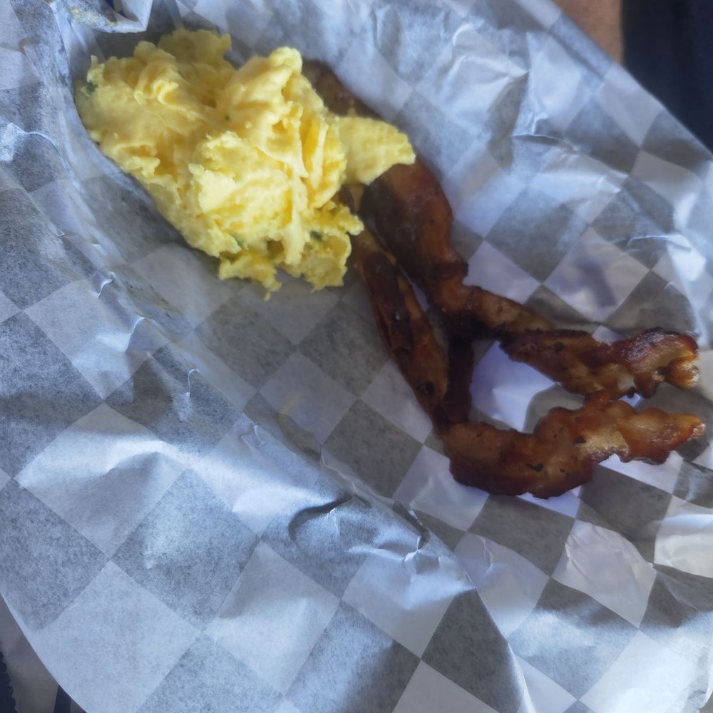 Eggboy - Mimi's plate- bread and potatoes in separate basket - Breakfast & Brunch Near Me - Atlantic Beach, Florida Eggboy - Mimi's plate- bread and potatoes in separate basket - Breakfast & Brunch Near Me - Atlantic Beach, Florida