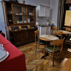 St. Peter's Six - Breakfast room