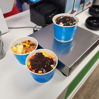 Magic Twist Shop - Our ice cream! I tried a mix of cookie dough and cookies and cream yogurt! - Ice Cream & Frozen Yogurt Near Me - Amherst, New York