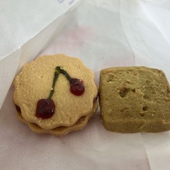 Gamberini - Traditional Italian cookies: cherry jelly sandwich cookie and pistachio cookie €0.60 each - Chocolatiers & Shops Near Me - Bologna, BO