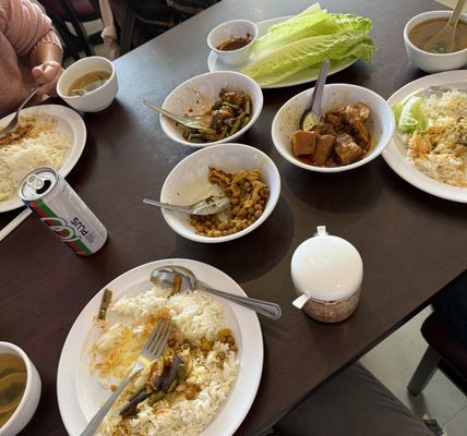 Khambawi Restaurant & Grocery by null