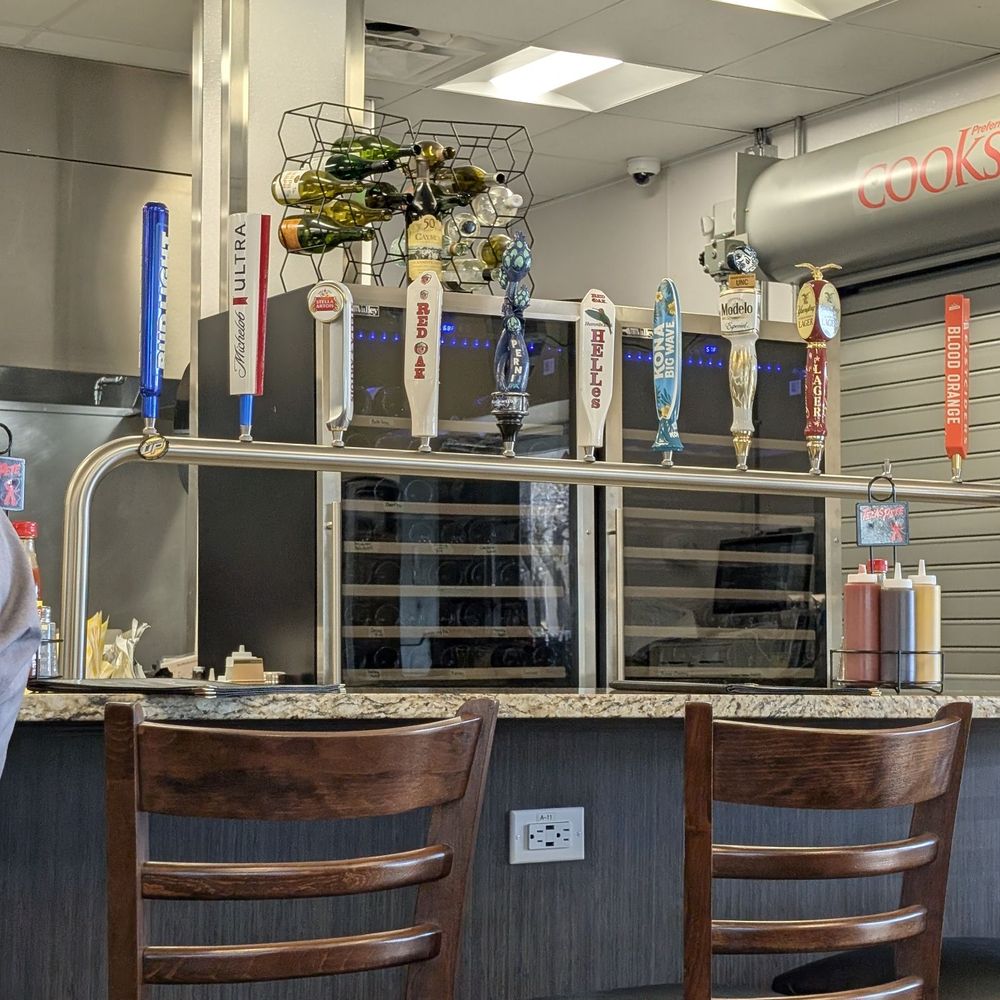 Mama C’s Mac N Smash - Beer taps at the bar - Caterers Near Me - Lexington, North Carolina Mama C’s Mac N Smash - Beer taps at the bar - Caterers Near Me - Lexington, North Carolina
