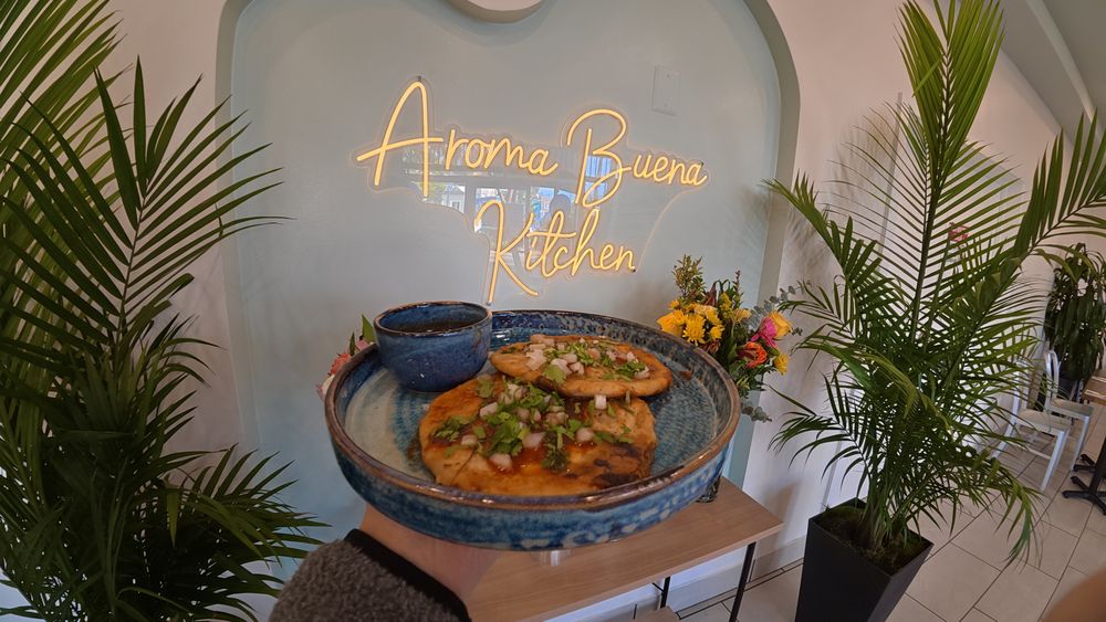 Aroma Buena Kitchen Logo