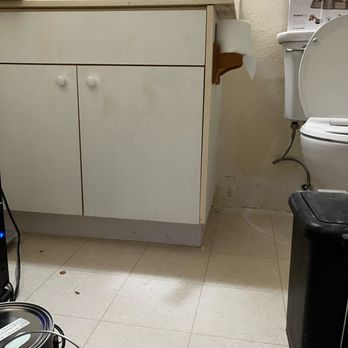 Prime Builders & Experts - Old linoleum floor - General Contractors Near Me - Sherman Oaks, California Prime Builders & Experts - Old linoleum floor - General Contractors Near Me - Sherman Oaks, California