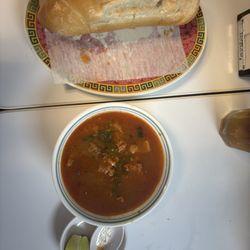 Le Petit Cafe - Ka kho with bread