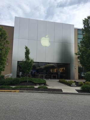Apple Leawood by null