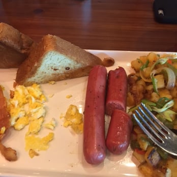 Guy Fieri's - My sausage looks suspiciously like hot dogs. - American Near Me - Cancún, ROO Guy Fieri's - My sausage looks suspiciously like hot dogs. - American Near Me - Cancún, ROO