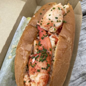 Dune Brothers - The freshest and most delicious lobster roll you'll ever have - New American Near Me - Providence, Rhode Island