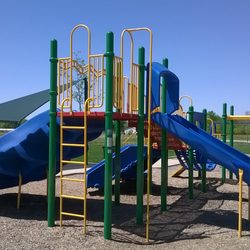 Blue River Memorial Park - Playground equipment