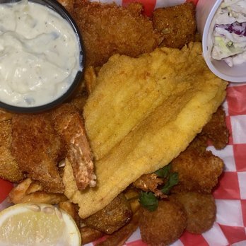 Sam's Boat - Seafood Near Me - Houston, Texas