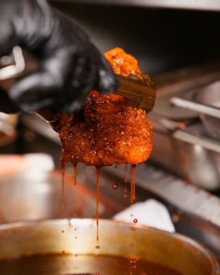 Hattie B's Hot Chicken by null