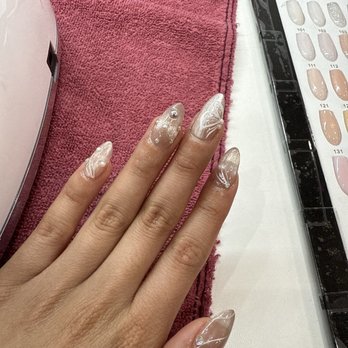 Fendy Nail Lounge - Nail Salons Near Me - Cypress, California