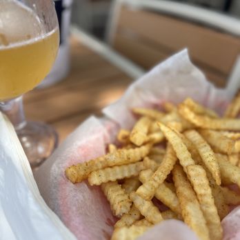 Schooners - Fries - Burgers Near Me - Largo, Florida Schooners - Fries - Burgers Near Me - Largo, Florida