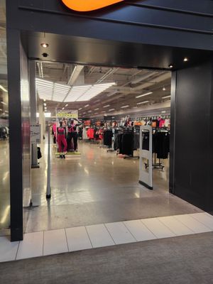 tsawwassen mills nike outlet