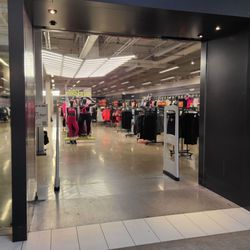 Nike Factory Store - Tsawassen Mills