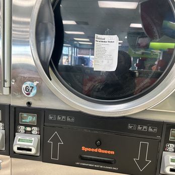 Bubbleland On Western - Nothing but broken washer and dryer's - Laundromat Near Me - Chicago, Illinois Bubbleland On Western - Nothing but broken washer and dryer's - Laundromat Near Me - Chicago, Illinois