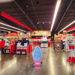 Piggly Wiggly - Dec 2022: As patrons enter-- registers are on the left - interior - Grocery Near Me - Pace, Florida