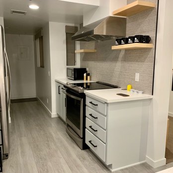 Roman's Handyman - New tile backsplash and metal edging added by Roman. - Handyman Near Me - Huntington Beach, California Roman's Handyman - New tile backsplash and metal edging added by Roman. - Handyman Near Me - Huntington Beach, California