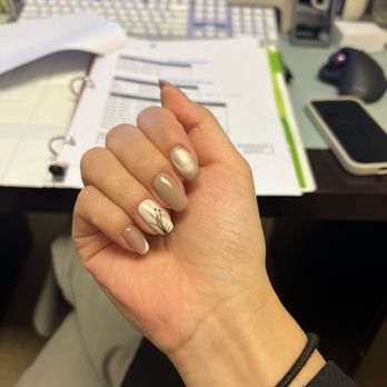 Mellow Moon Nail Studio - Nail Salons Near Me - Diamond Bar, California
