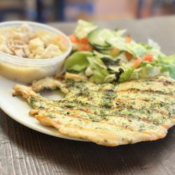 Mr Pollo - Grilled chicken with mashed potatoes and salad
