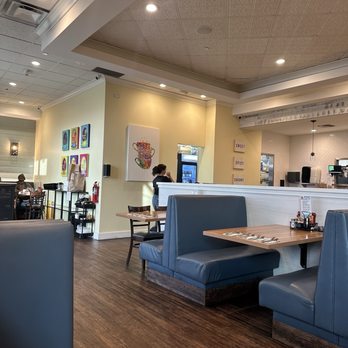 Broken Yolk Cafe - Empty - Breakfast & Brunch Near Me - Rancho Cucamonga, California Broken Yolk Cafe - Empty - Breakfast & Brunch Near Me - Rancho Cucamonga, California