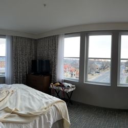 Hotel Madison & Shenandoah Valley Conference Center