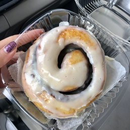 cinnamon roll ($5)