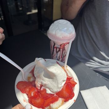 Strawberry Shack - shortcake and milkshake - Desserts Near Me - Carlsbad, California