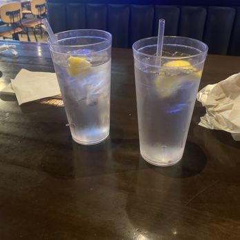 Buffalo Wild Wings - lemon water - Chicken Wings Near Me - Clarksville, Tennessee Buffalo Wild Wings - lemon water - Chicken Wings Near Me - Clarksville, Tennessee