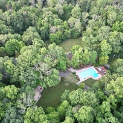 Sky Farm - Main lawn and pool