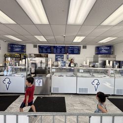 Beach Plum Ice Cream Parlor - Inside